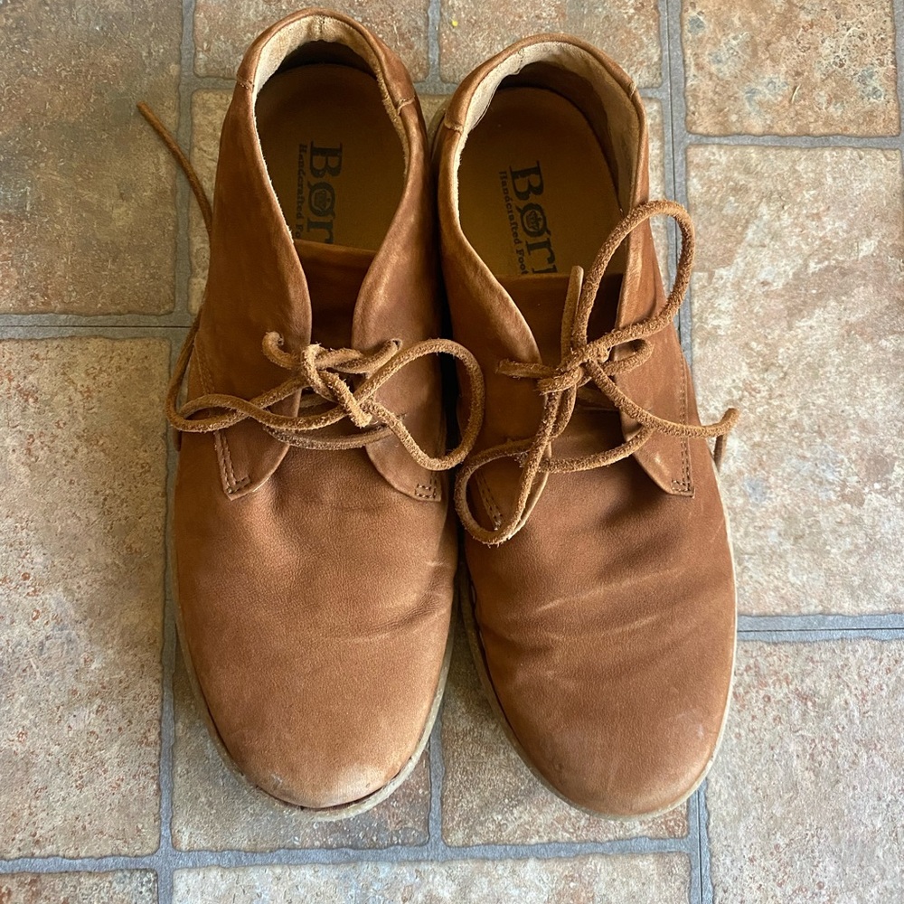 Born Unisex Tan Leather Chukka Boots